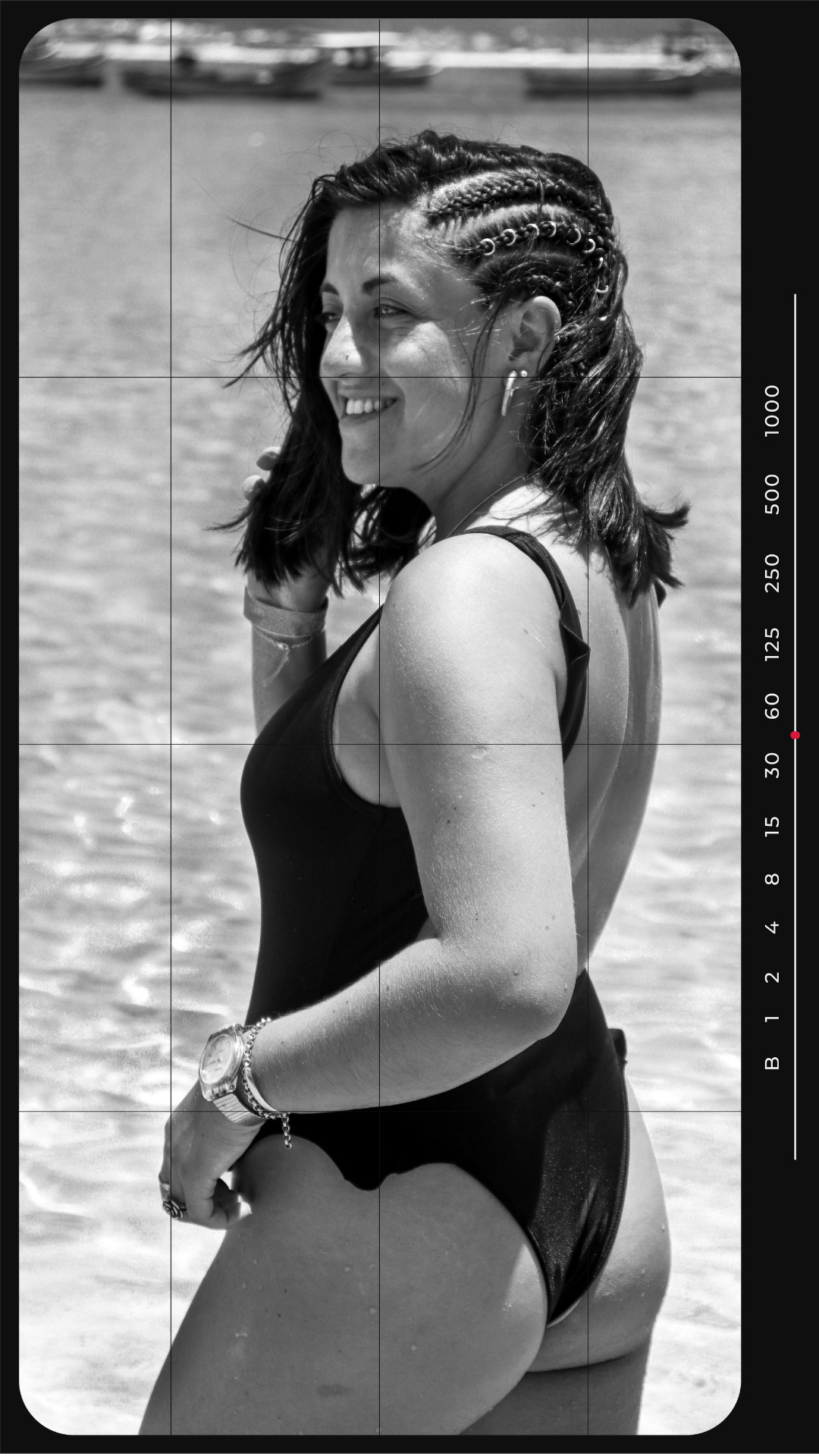Foto Modelo de Bikini en Blanco y negro